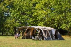 Zempire Aero TXL Pro TC Air Tent 2022 13 Zempire Aero TXL Pro TC Air Tent 2022 -Vango Sales Store zempire aero txl polycotton lifestyle5 1